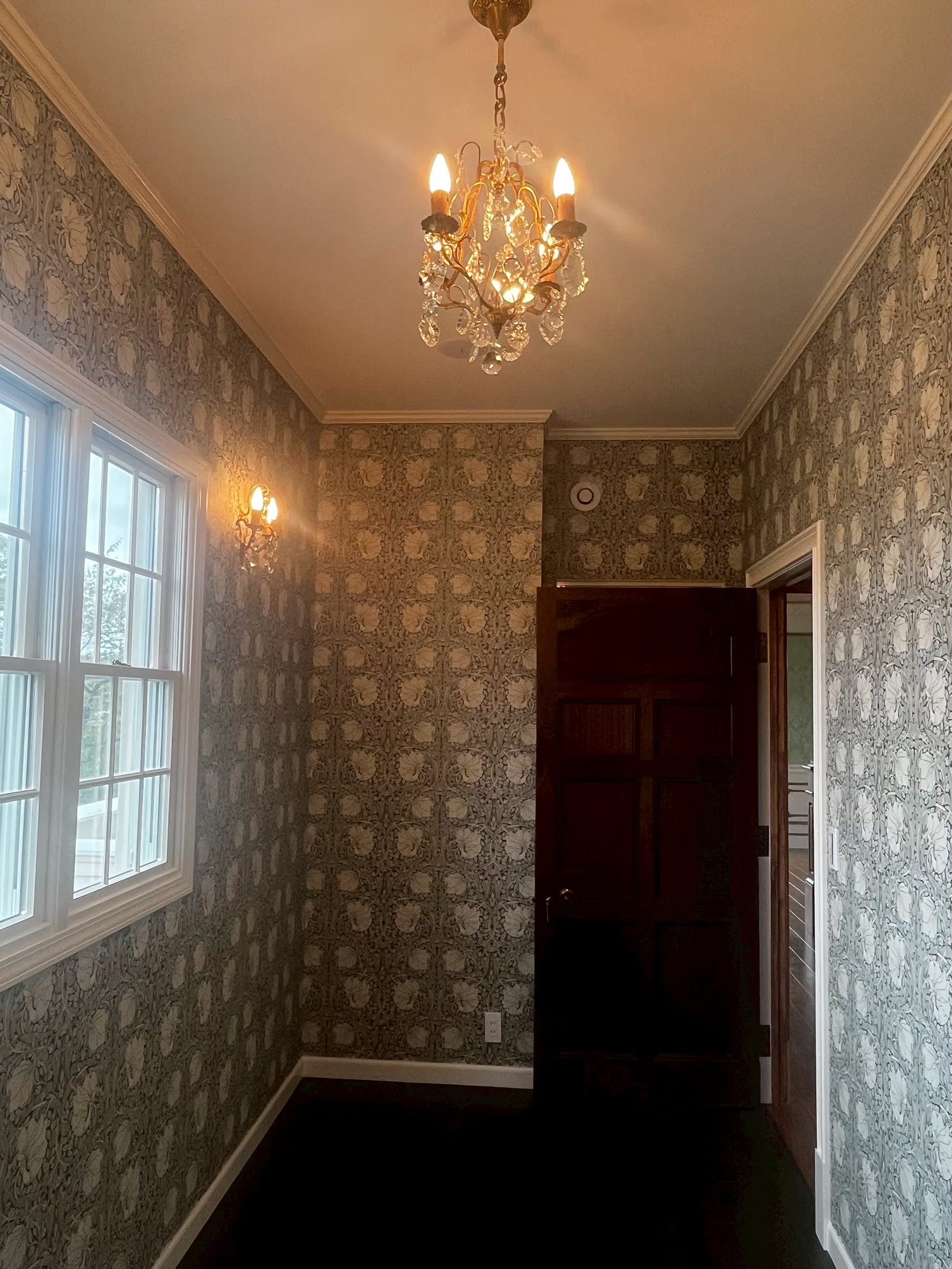 クィーンズサロン